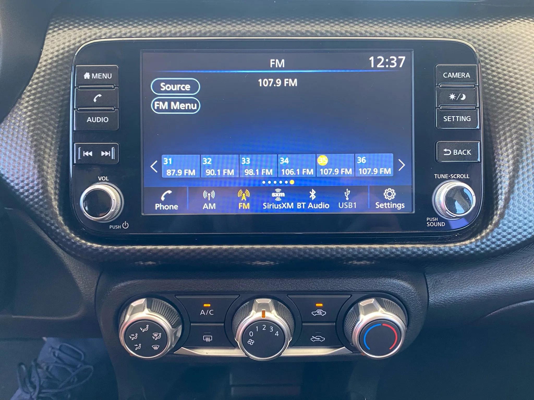 Used 2023 Nissan Kicks SV image 19