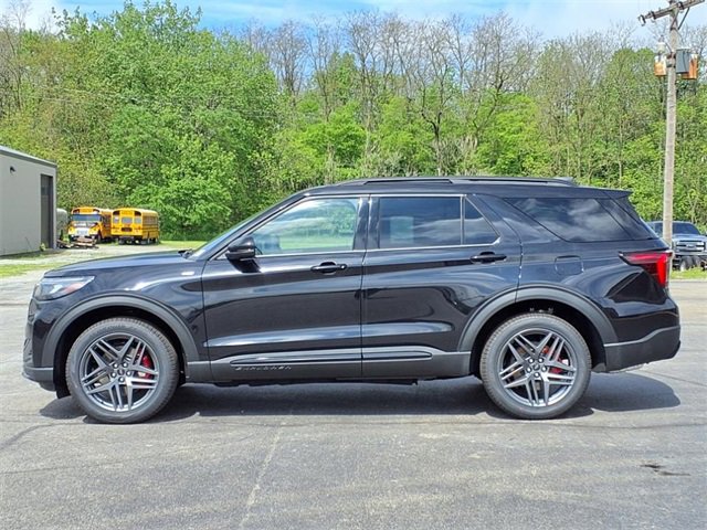 New 2025 Ford Explorer ST-Line w/ Premium Package image 4