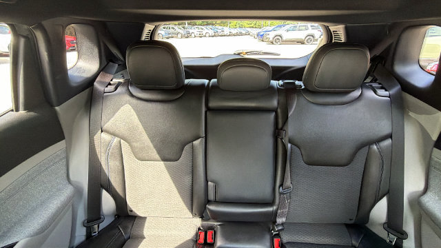 Used 2023 Jeep Compass Latitude w/ Sun and Sound Group AWD/4WD image 27