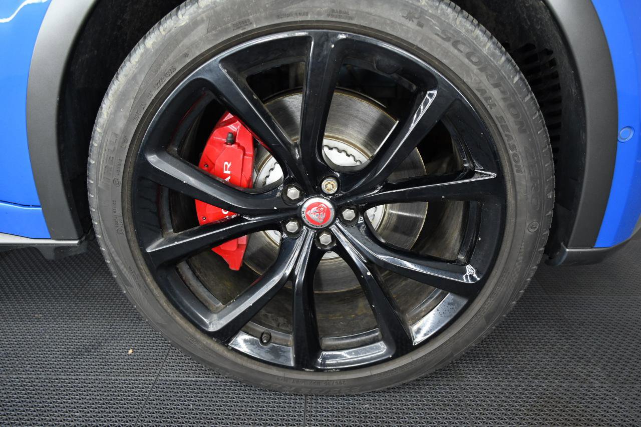 Used 2020 Jaguar F-PACE SVR image 51