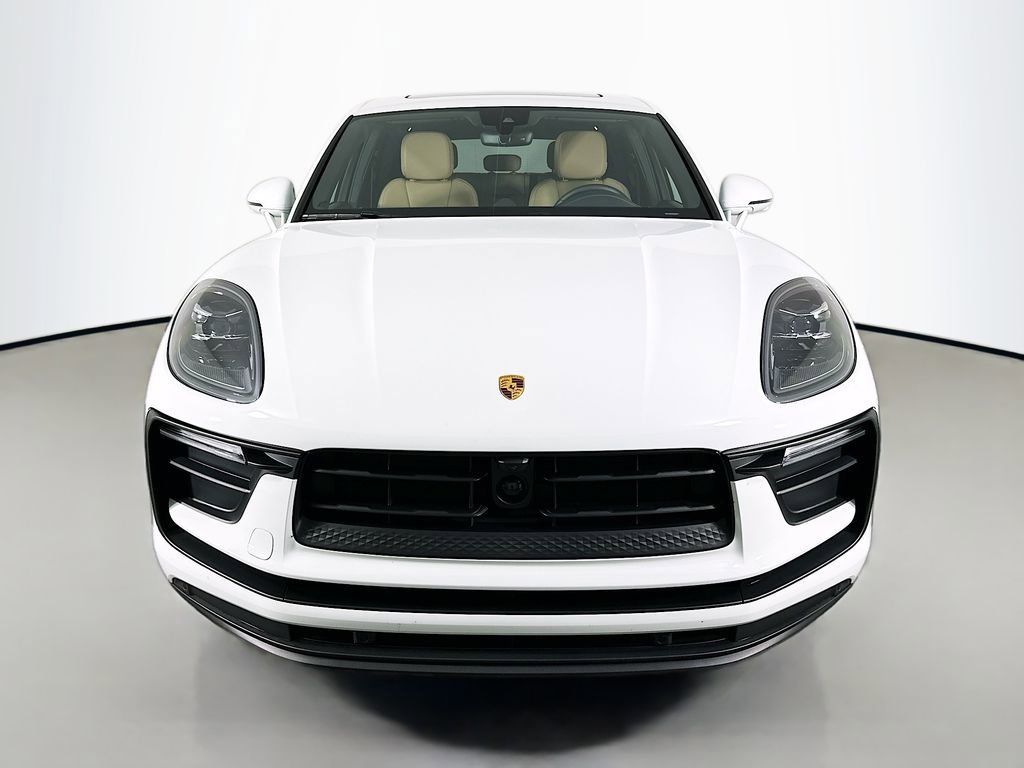 Used 2025 Porsche Macan image 6