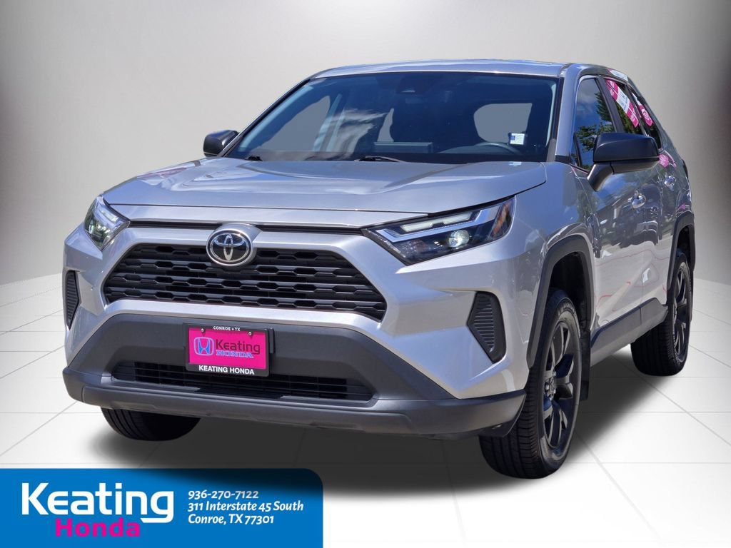 Used 2023 Toyota RAV4 LE FWD image 4