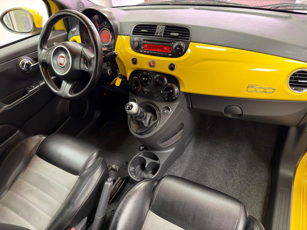 Used 2013 FIAT 500 Sport image 25