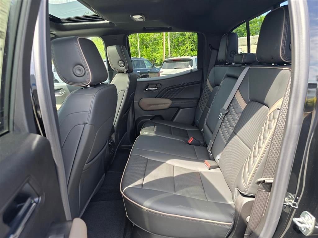 New 2026 GMC Canyon Denali AWD/4WD image 11