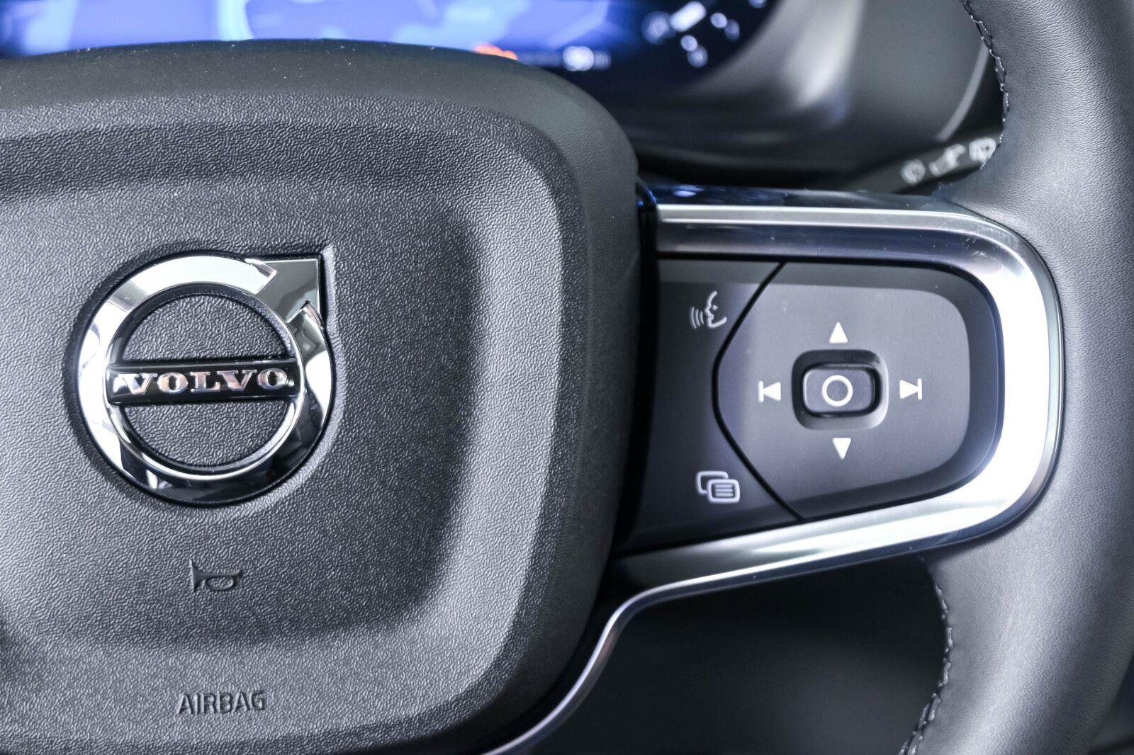 New 2026 Volvo XC40 B5 Core w/ Protection Package Premier AWD/4WD image 10