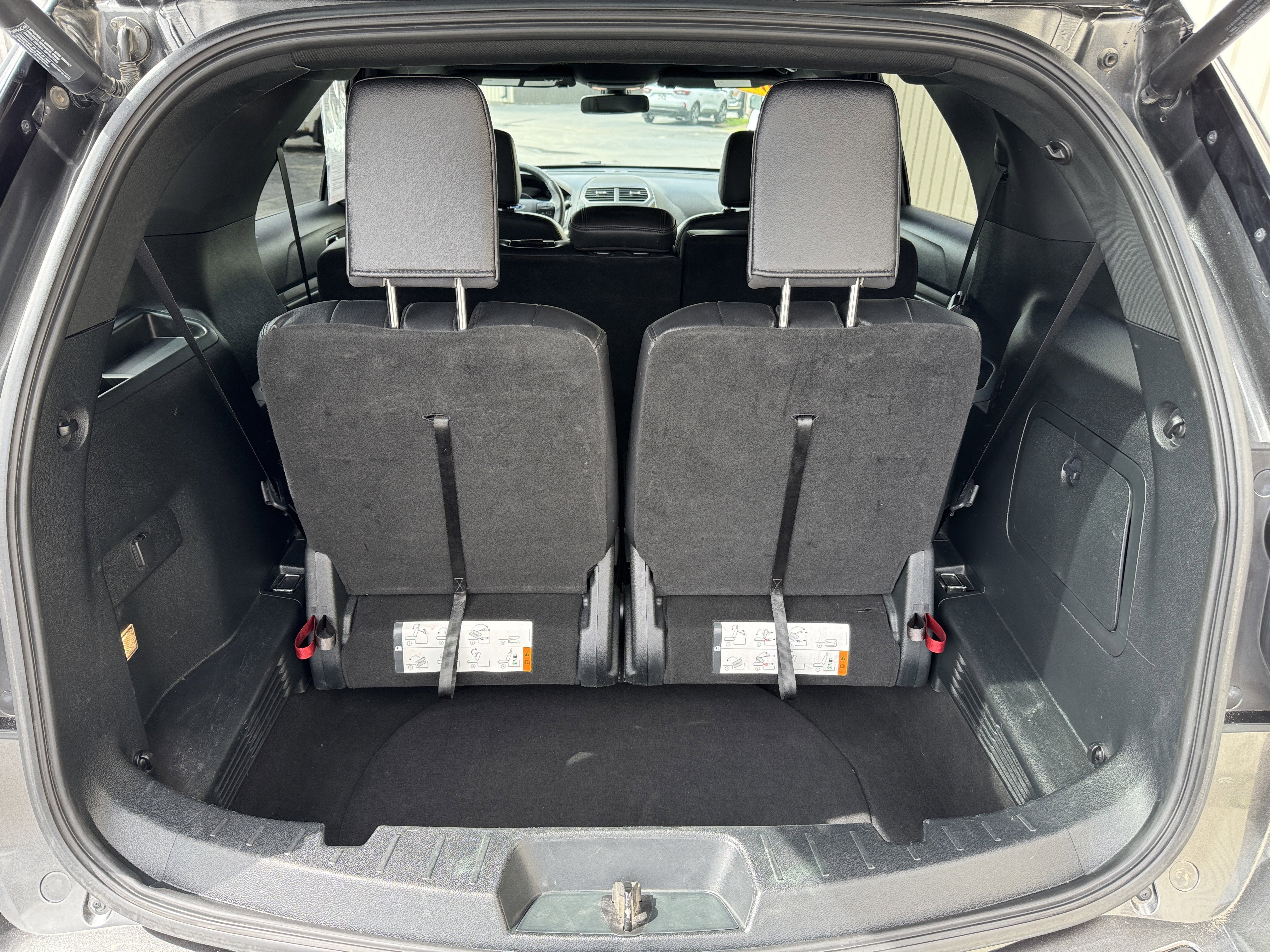 Used 2019 Ford Explorer XLT w/ Equipment Group 202A AWD/4WD image 34