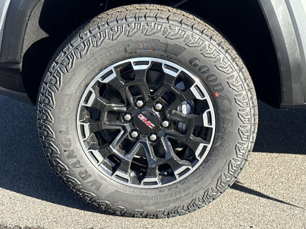 New 2026 GMC Canyon AT4 image 12