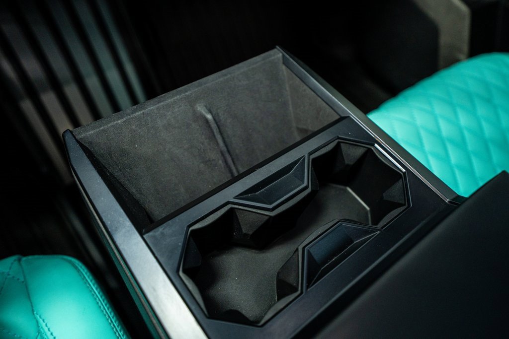 Used 2024 Tesla Cybertruck AWD Crew Cab image 39