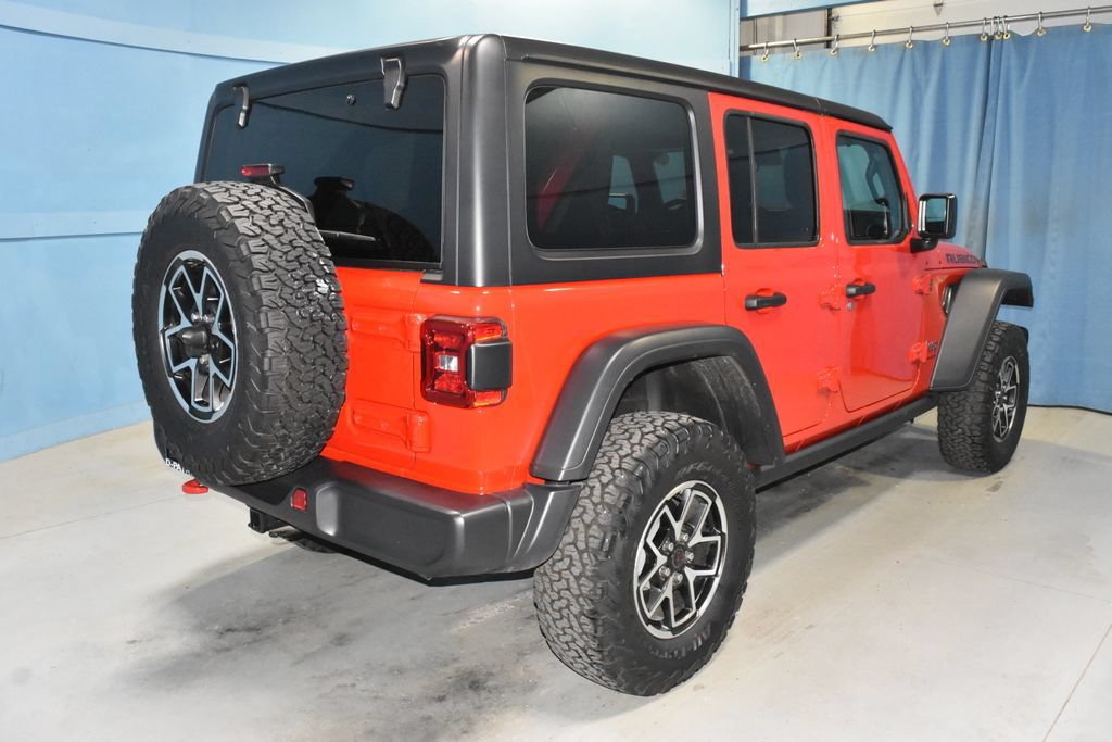 Used 2025 Jeep Wrangler Unlimited Rubicon w/ Convenience Group AWD/4WD image 30