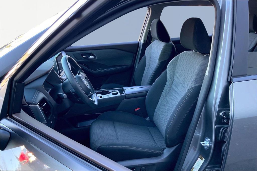 Used 2023 Nissan Rogue SV image 15