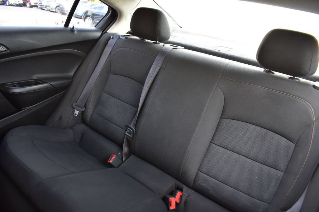 Used 2017 Chevrolet Cruze LS FWD image 20