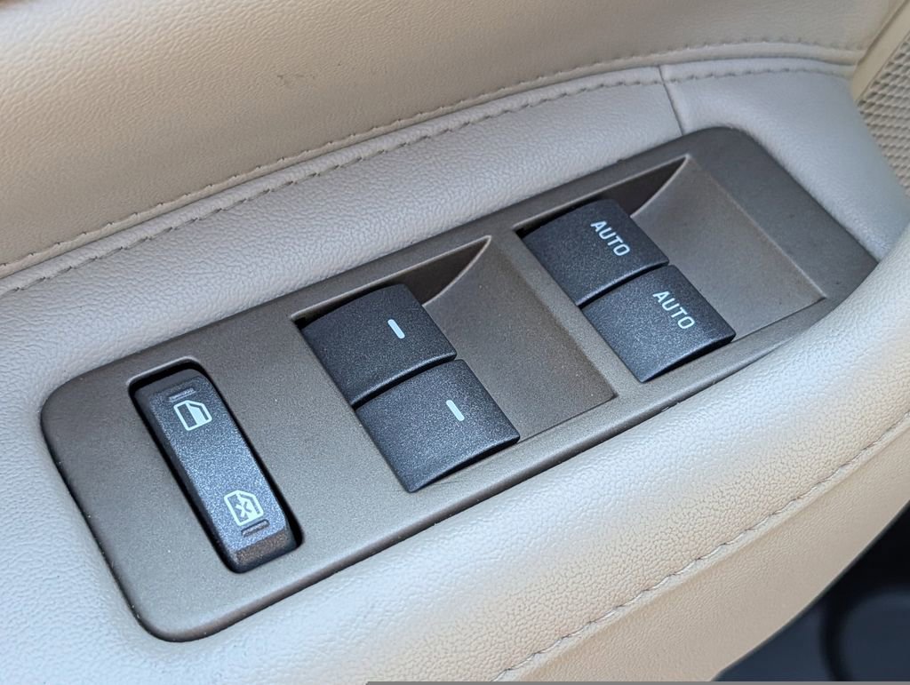 Used 2014 Lincoln MKX AWD w/ Equipment Group 102A image 36