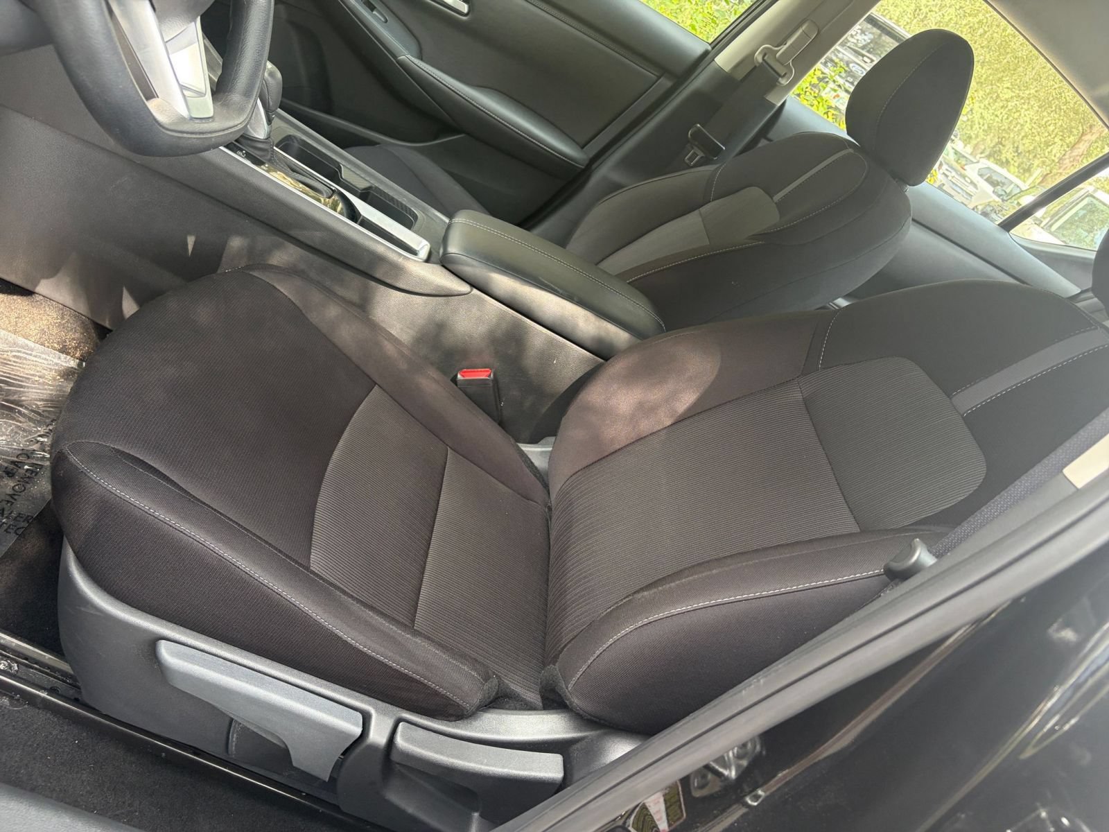 Used 2025 Nissan Sentra SV FWD image 35