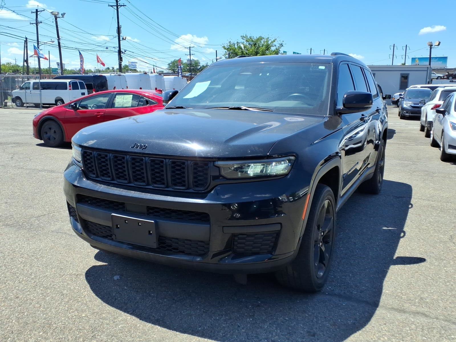 Used 2022 Jeep Grand Cherokee L Laredo AWD/4WD image 3