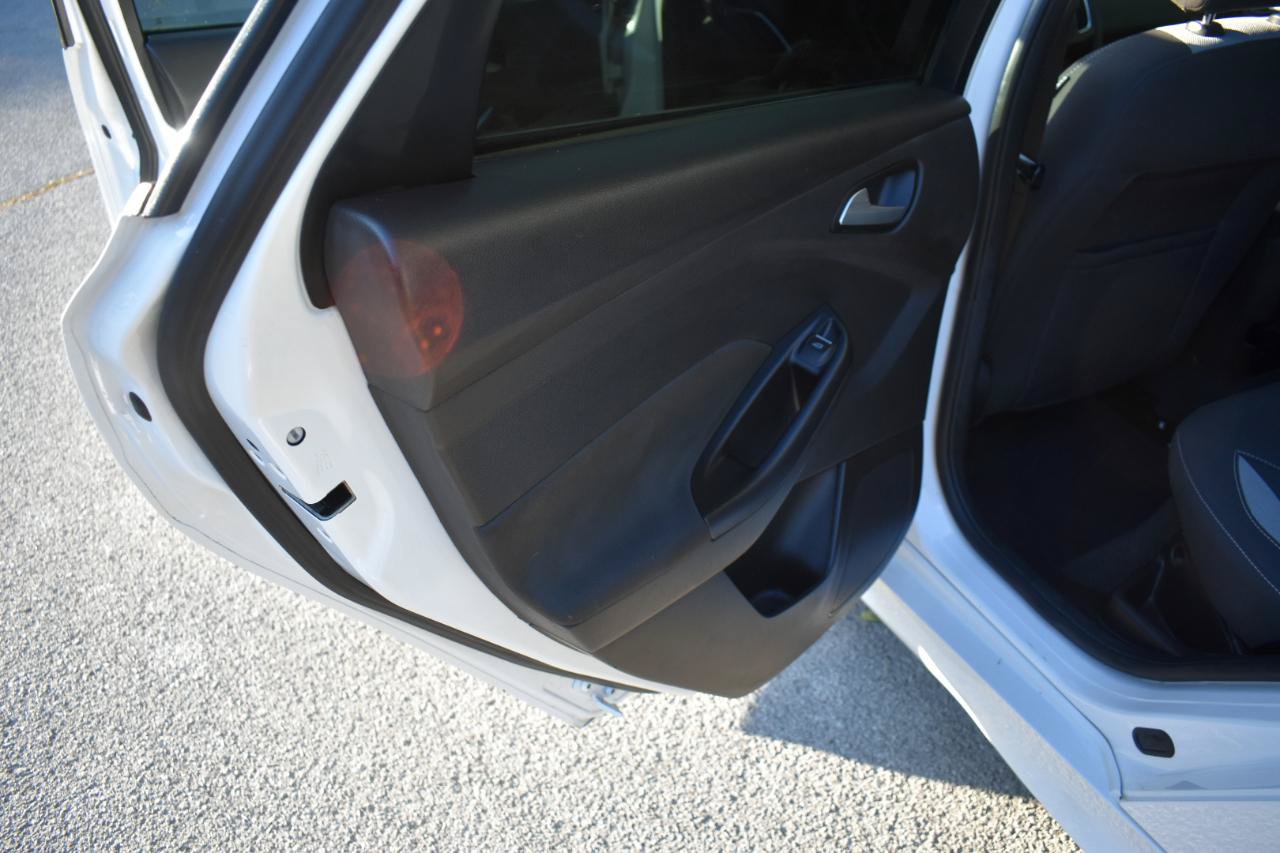Used 2016 Ford Focus ST FWD image 18