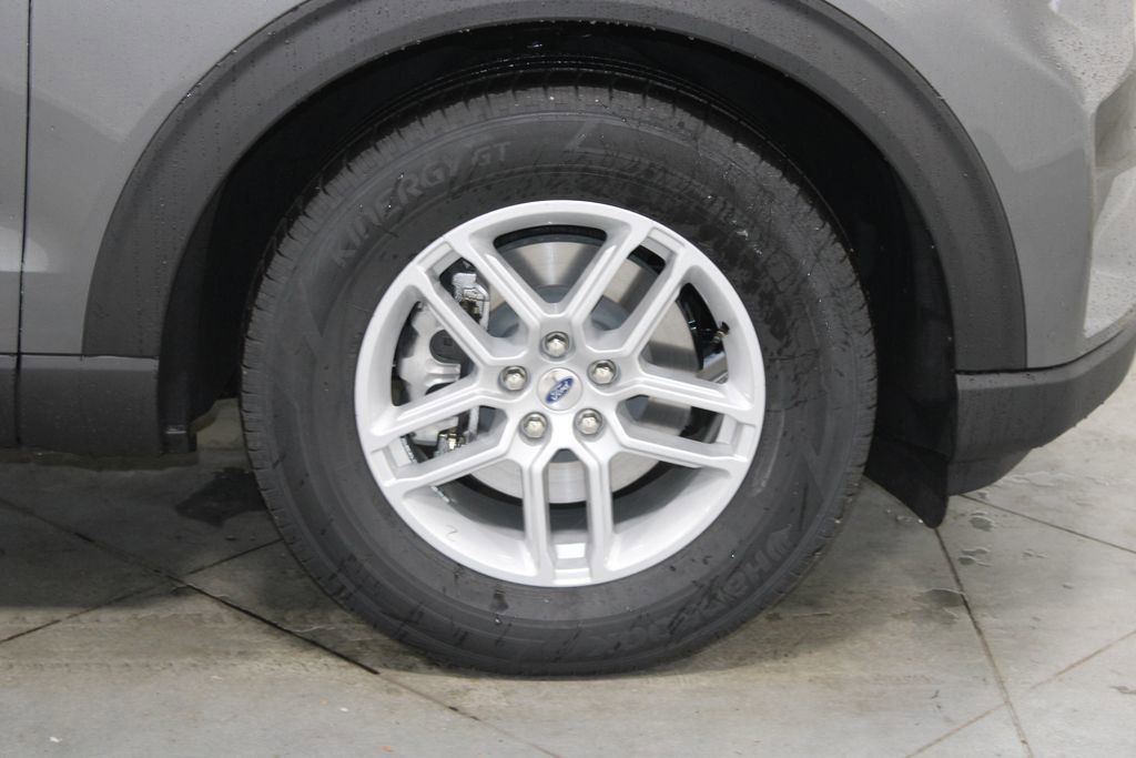 New 2026 Ford Explorer Active RWD image 11