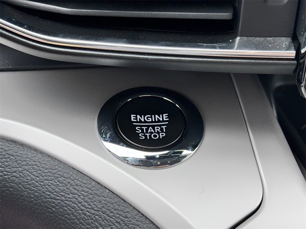 Used 2023 Ford Explorer XLT w/ Equipment Group 202A image 22