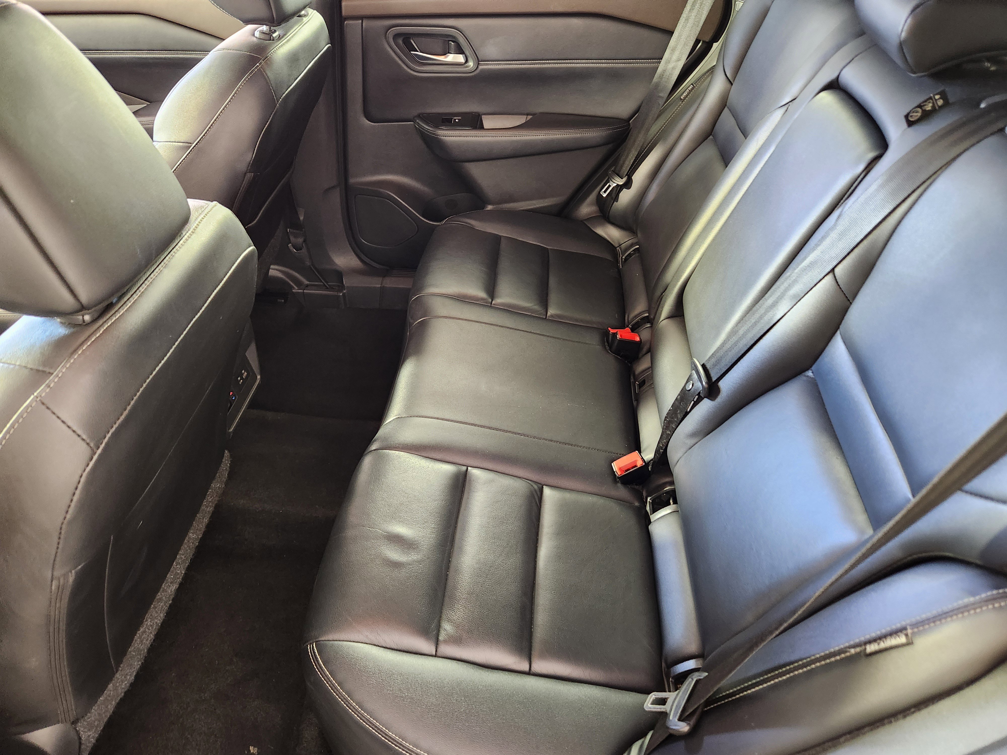 Used 2023 Nissan Rogue SL w/ SL Premium Package image 14