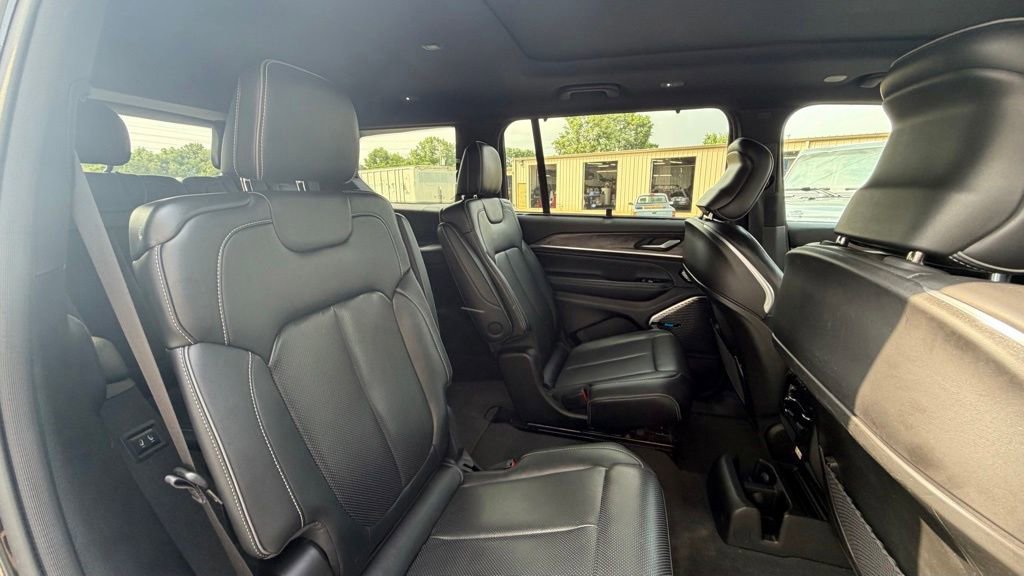 Certified 2022 Jeep Grand Cherokee L Overland w/ Luxury Tech Group IV AWD/4WD image 13