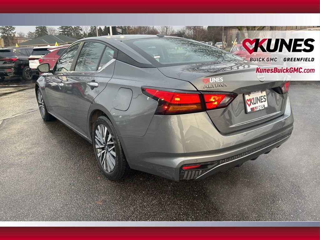 Used 2025 Nissan Altima 2.5 SV image 9