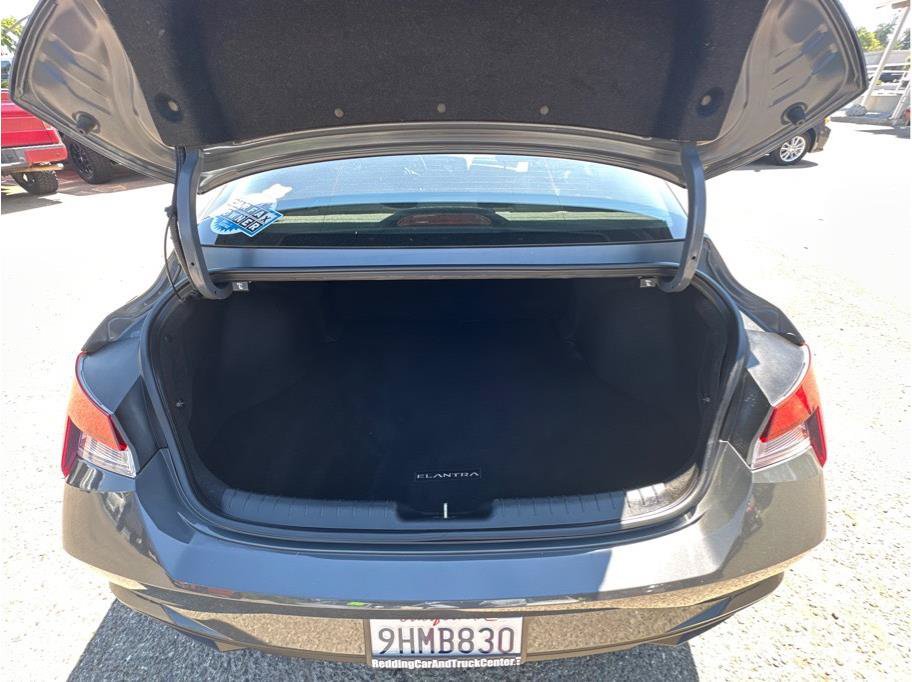 Used 2023 Hyundai Elantra SEL w/ Convenience Package FWD image 7