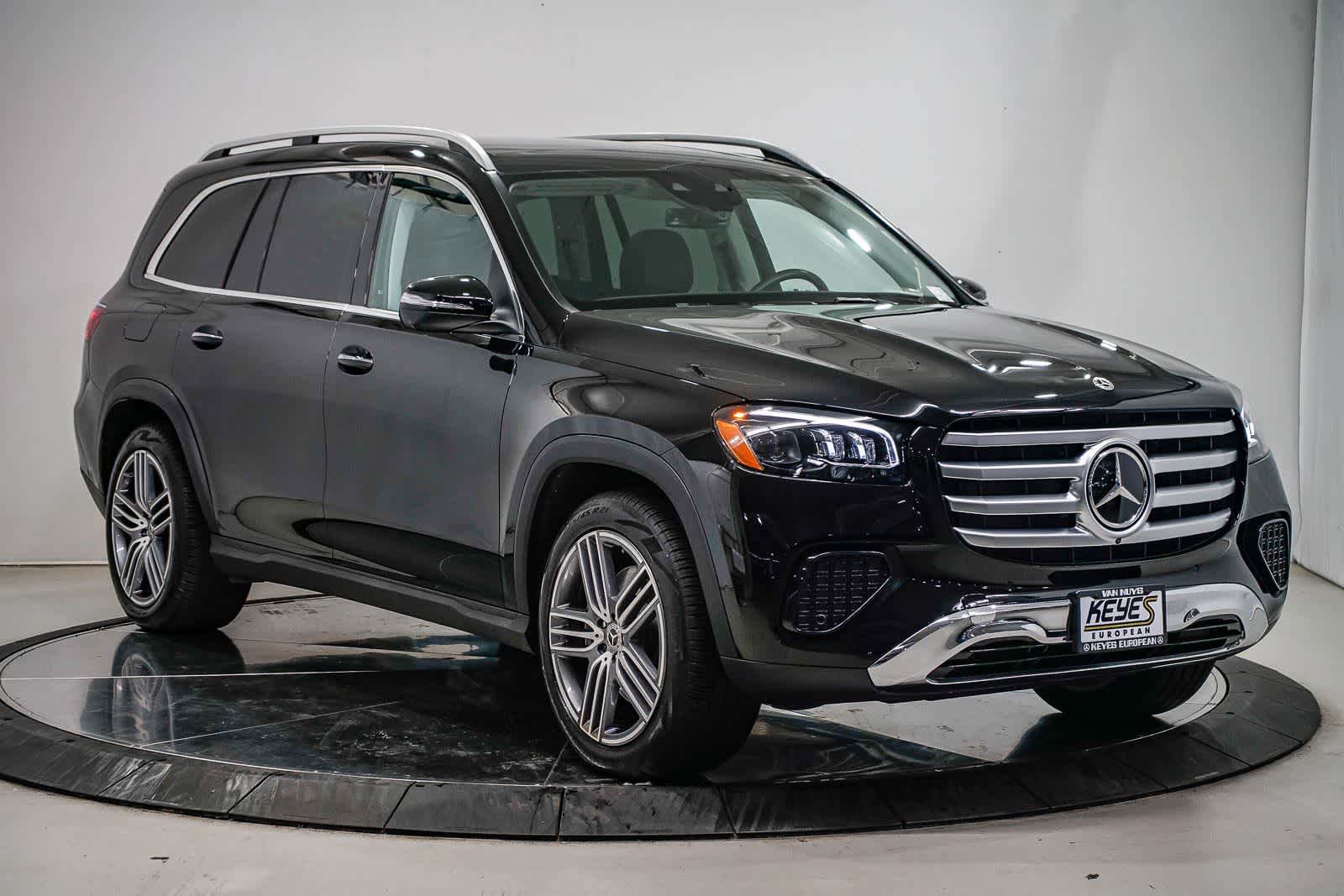 Used 2026 Mercedes-Benz GLS 450 4MATIC image 5
