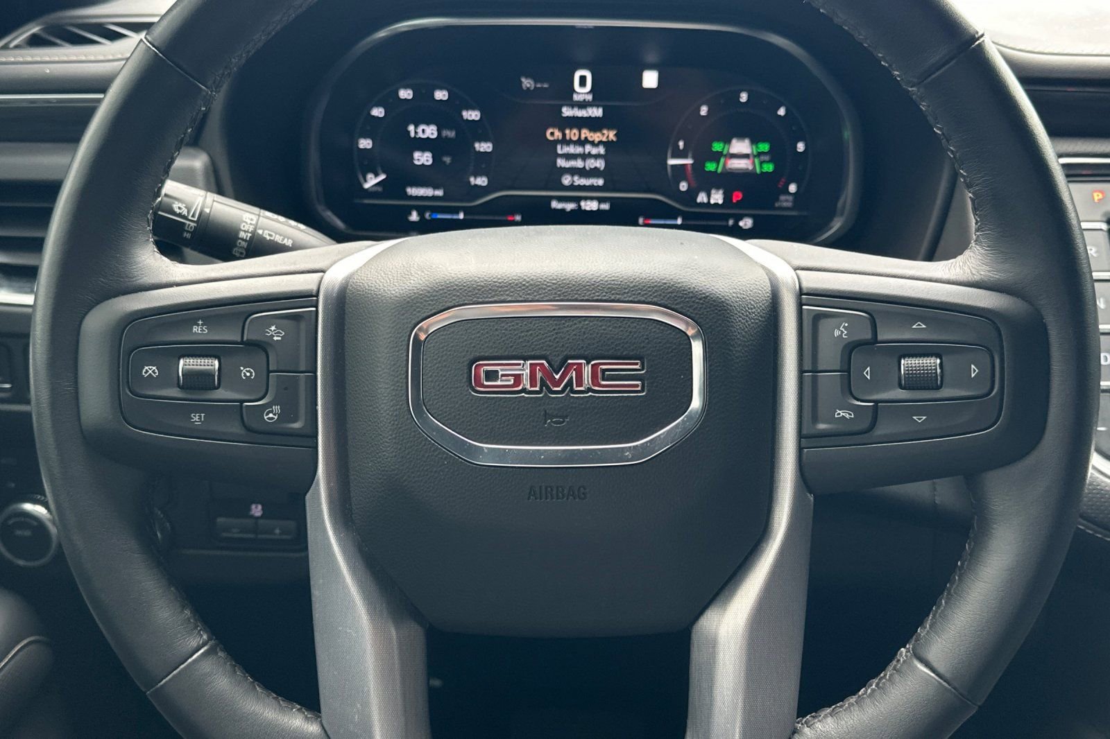 Used 2022 GMC Yukon SLT w/ SLT Luxury Package image 23