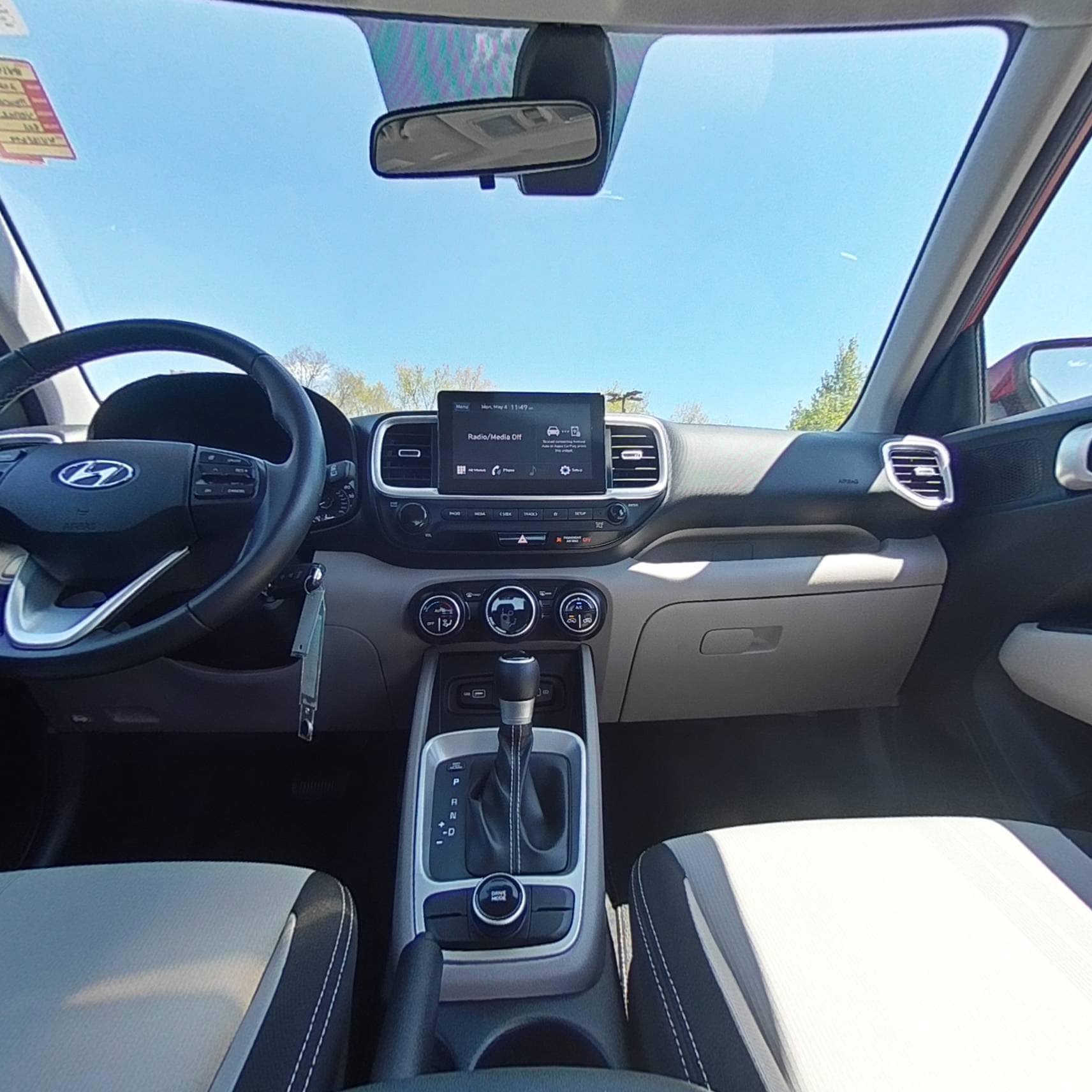Certified 2022 Hyundai Venue SEL FWD image 30