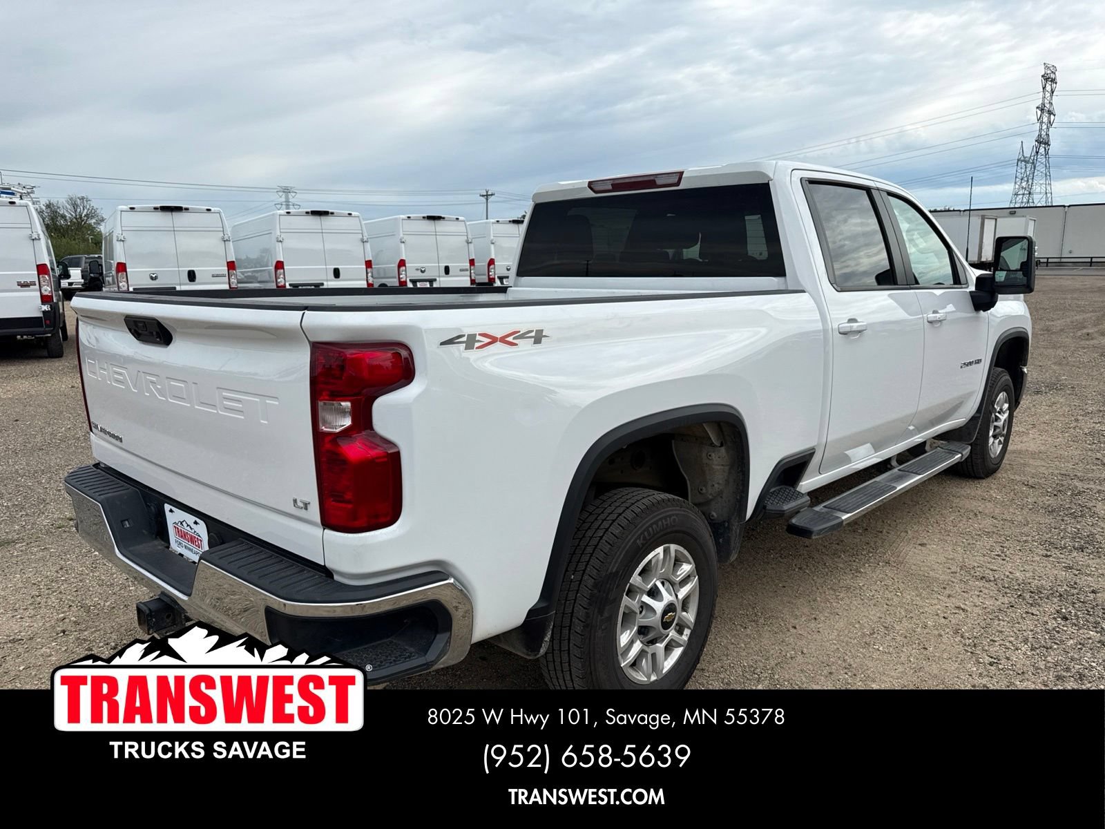 Used 2025 Chevrolet Silverado 2500 LT w/ Convenience Package AWD/4WD image 3
