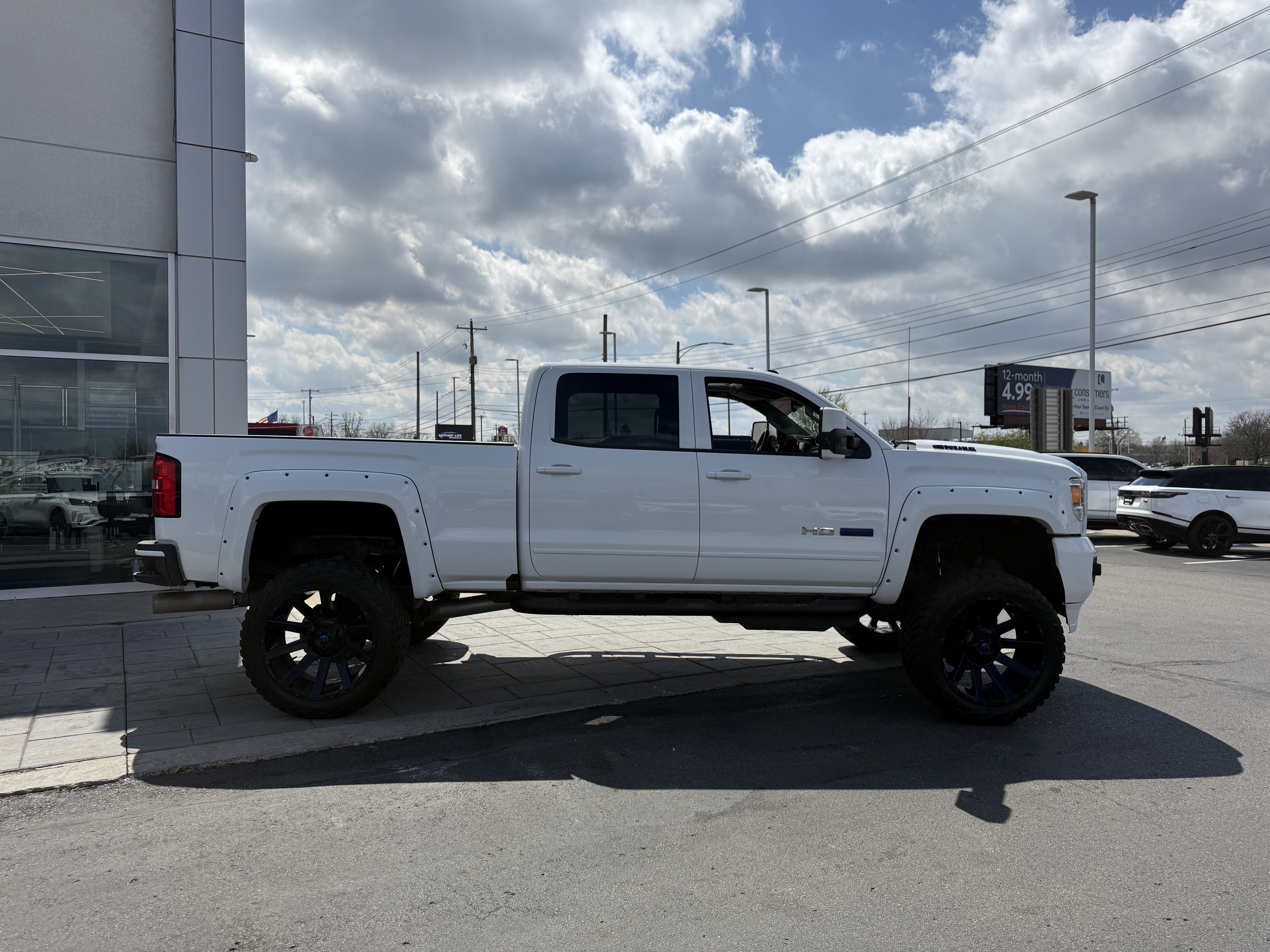 Used 2019 GMC Sierra 2500 SLT w/ All Terrain HD Package AWD/4WD image 7