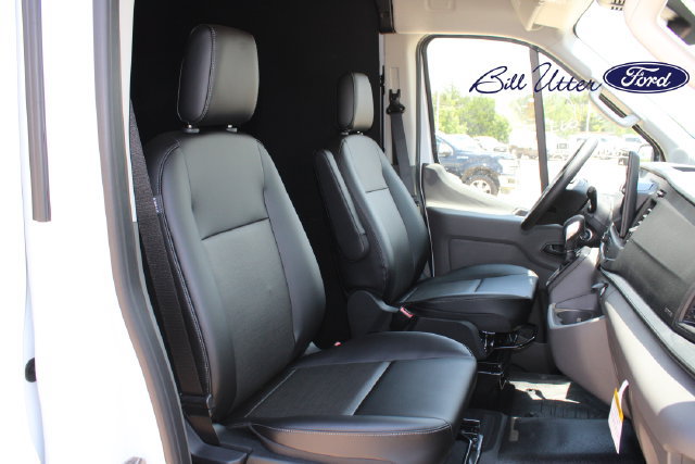 New 2026 Ford Transit 250 148 Medium Roof w/ Load Area Protection Package RWD image 7
