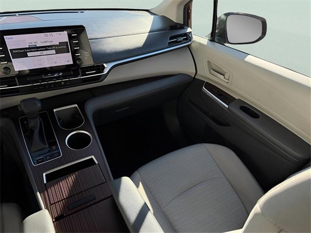 Used 2024 Toyota Sienna LE image 10