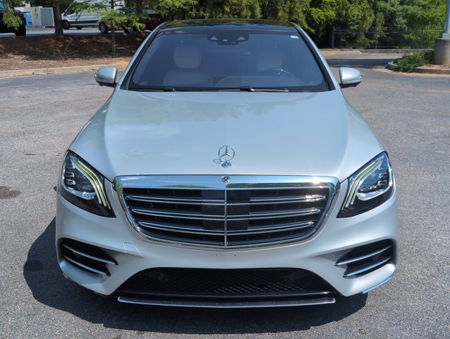 Used 2019 Mercedes-Benz S 560 Sedan w/ AMG Line Exterior image 2