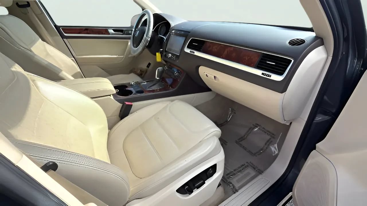 Used 2012 Volkswagen Touareg Executive AWD/4WD image 10