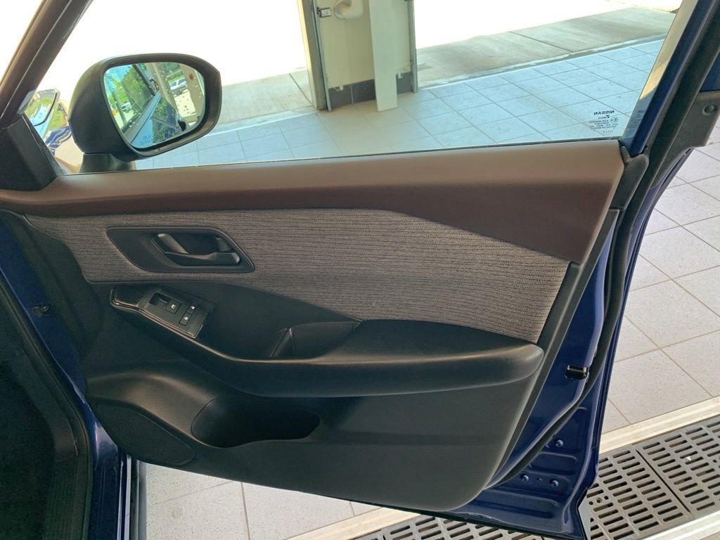 Used 2023 Nissan Rogue S AWD/4WD image 19