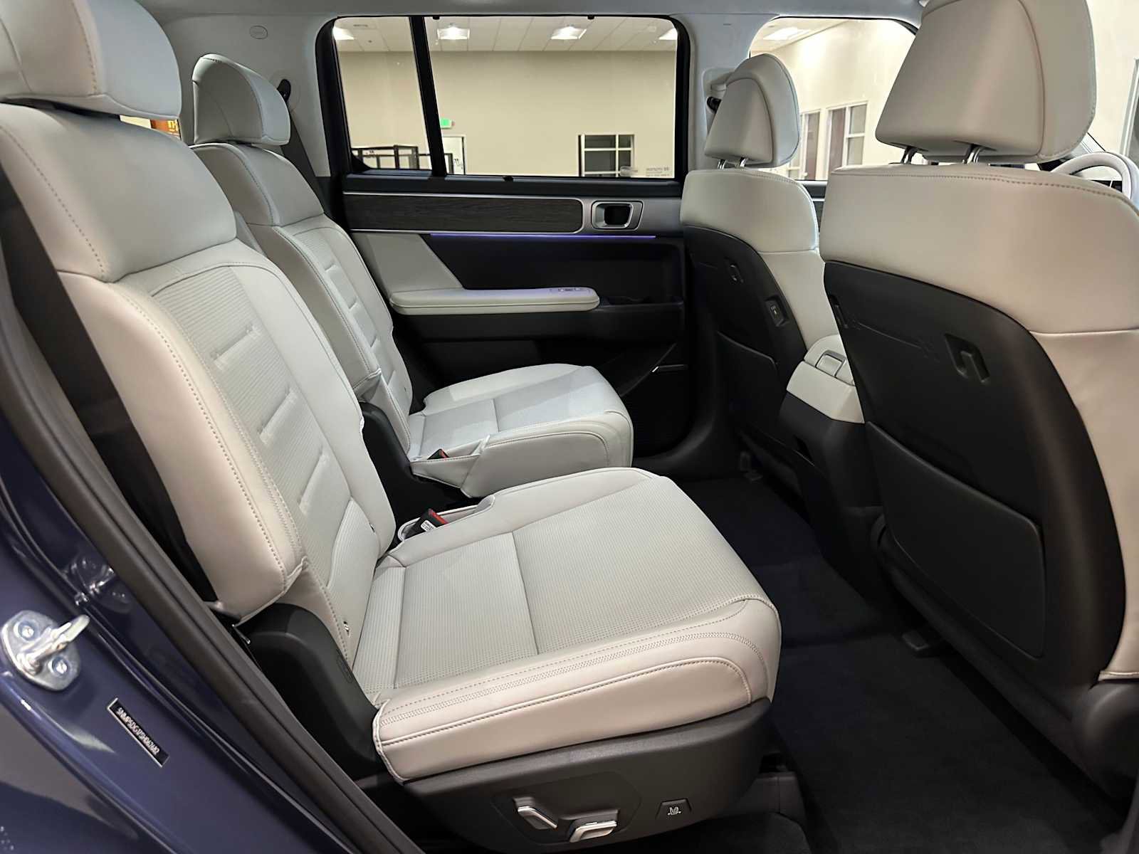 Used 2025 Hyundai Santa Fe Calligraphy AWD/4WD image 38