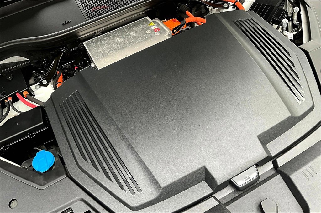 Used 2022 Audi e-tron S Premium Plus w/ 21" Black Optic Package image 31