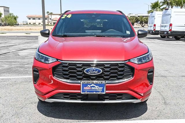 Used 2024 Ford Escape ST-Line w/ Tech Pack #1 FWD image 2