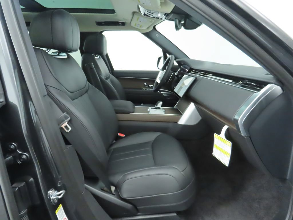New 2025 Land Rover Range Rover Long Wheelbase SE image 21