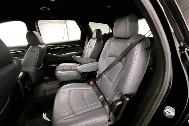 Used 2024 Buick Enclave Essence w/ Sport Touring Edition FWD image 23