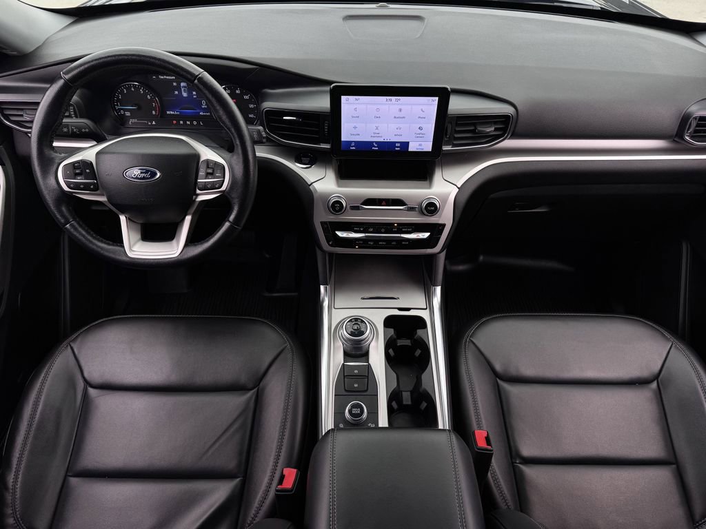 Used 2022 Ford Explorer XLT w/ Equipment Group 202A image 12