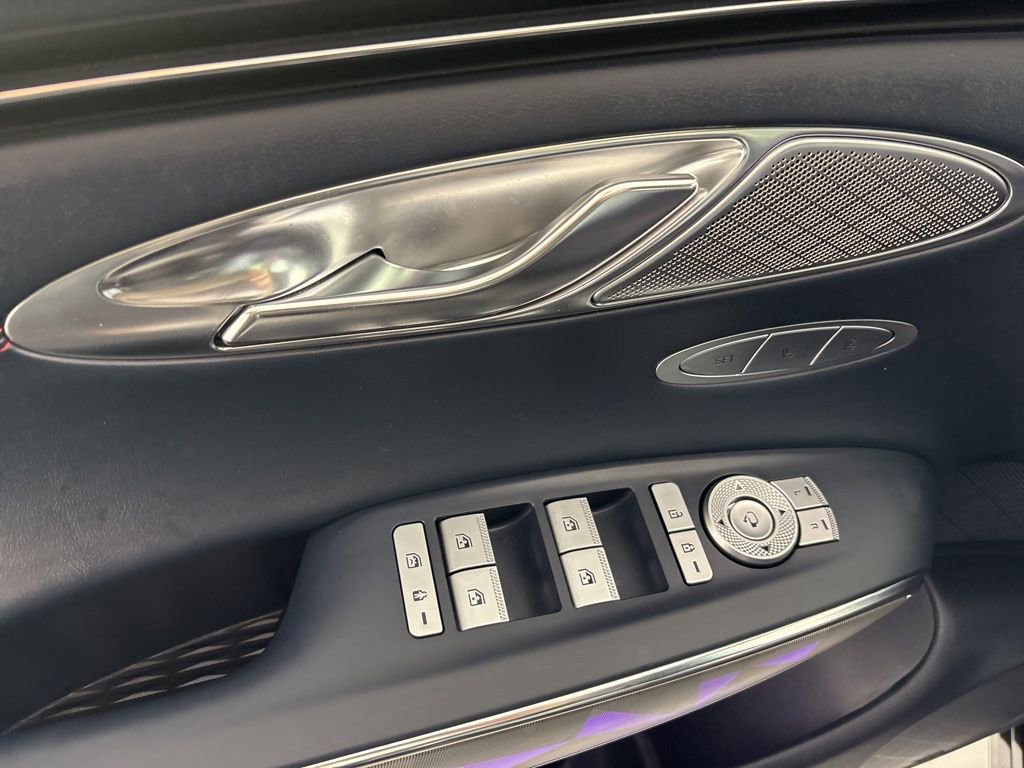 Used 2025 Genesis GV70 3.5T Sport w/ Sport Advanced Package AWD/4WD image 25