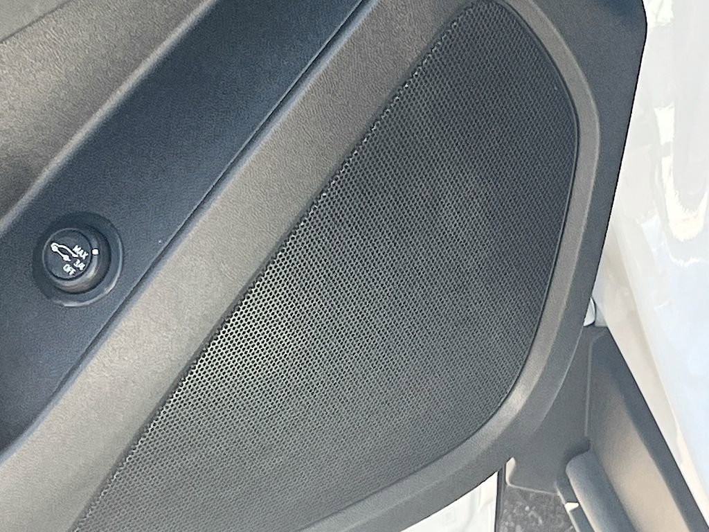 Used 2024 Chevrolet Equinox RS AWD/4WD image 18