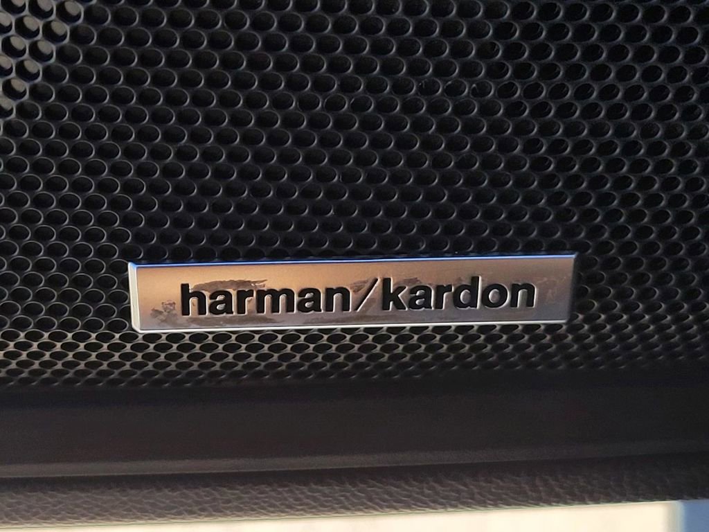 Used 2020 Subaru Outback Touring w/ Popular Package #2 image 21