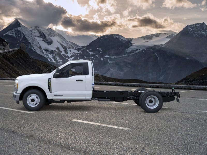 New 2026 Ford F350 XL RWD image 4