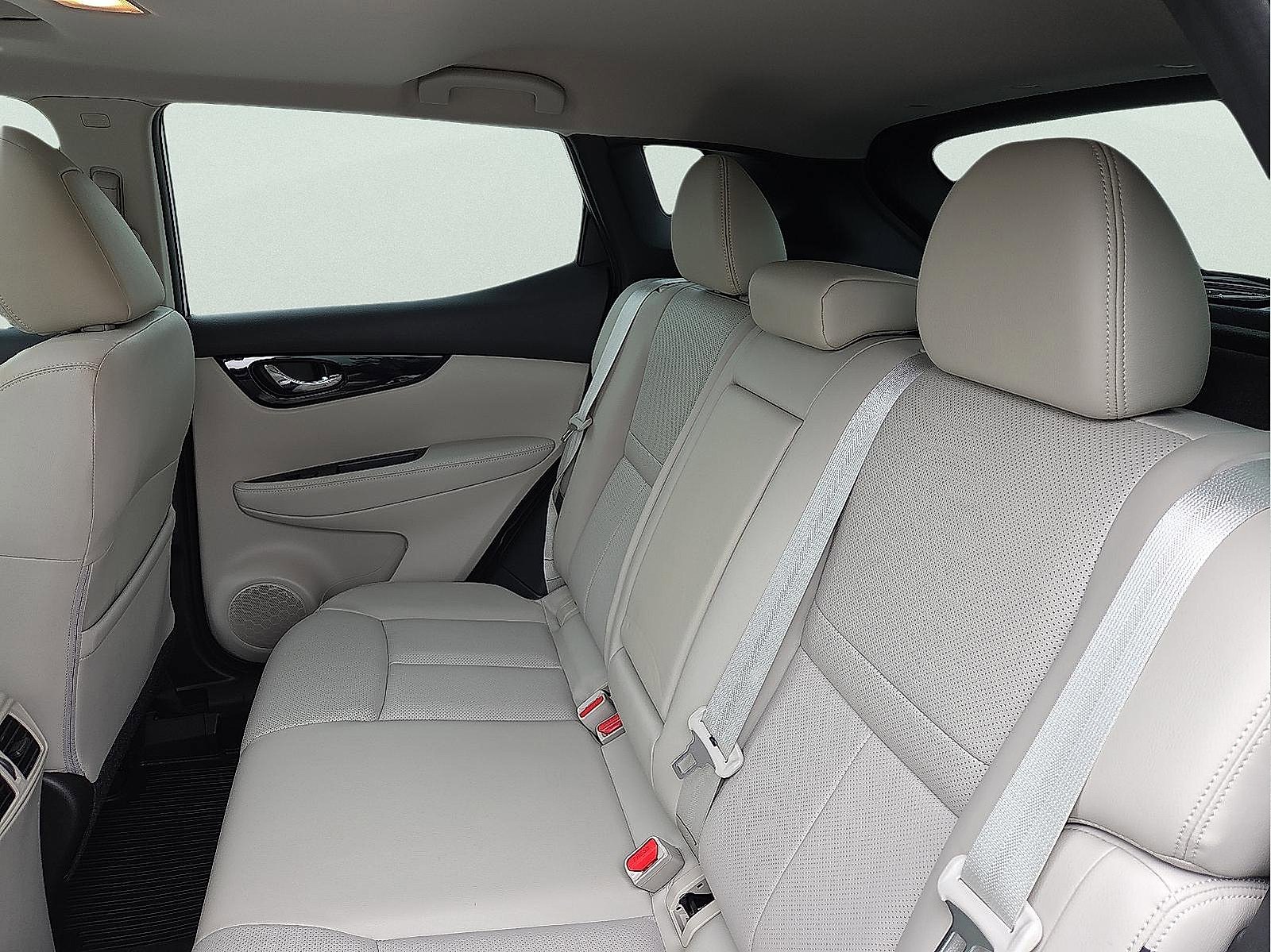 Used 2022 Nissan Rogue Sport SL w/ Premium Package image 10