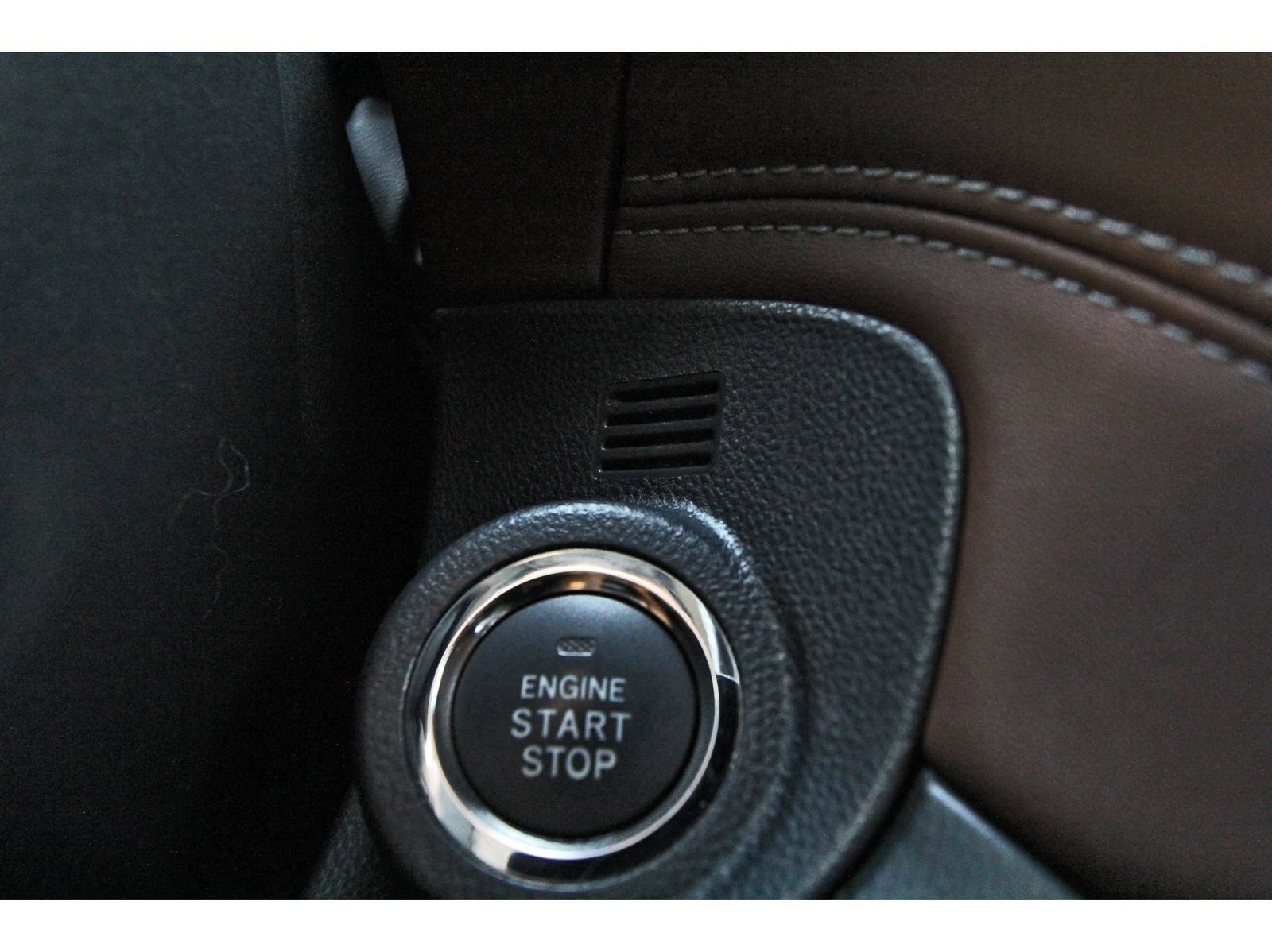 Used 2022 Subaru Outback Touring AWD/4WD image 19