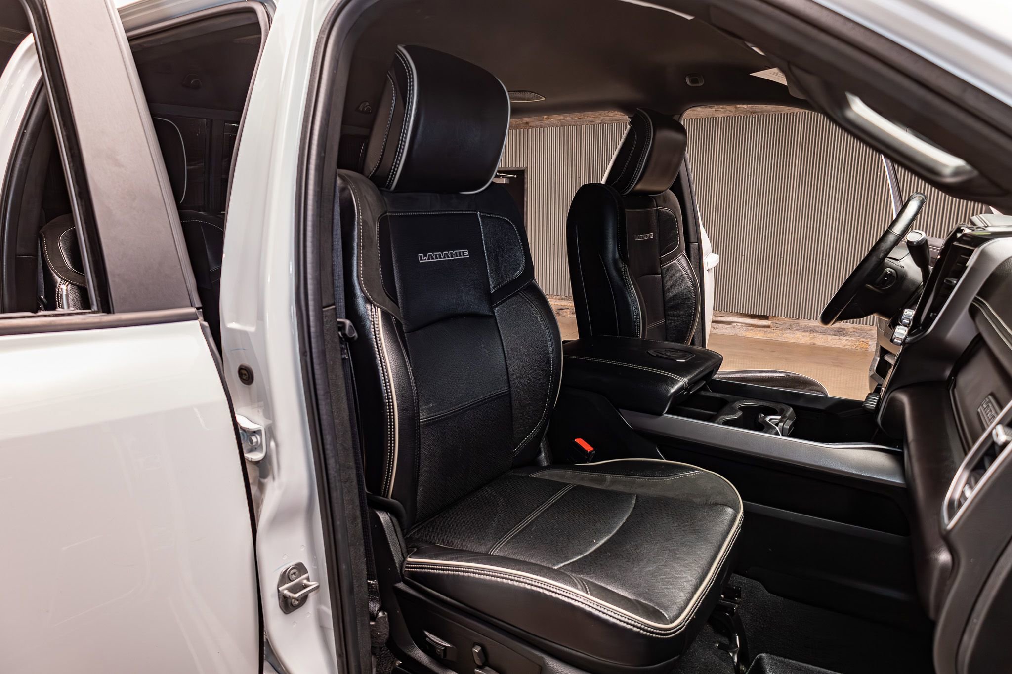 Used 2022 RAM 2500 Laramie w/ Night Edition image 28