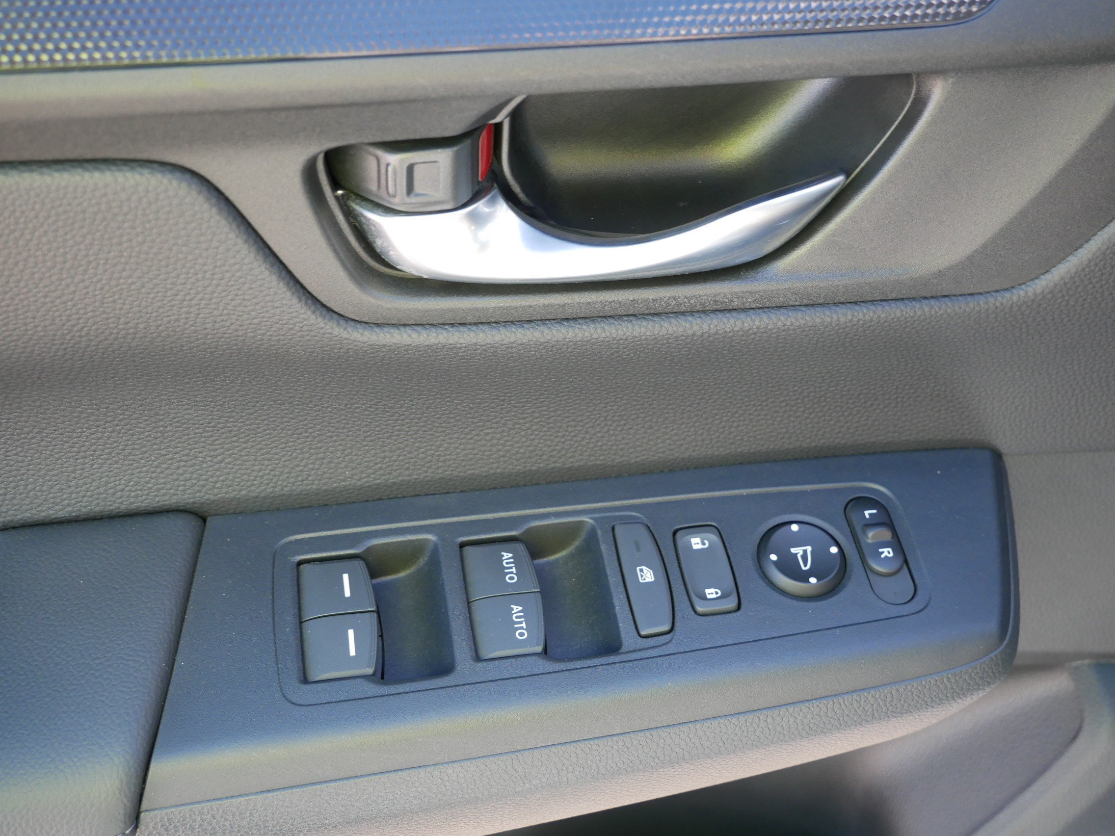 Certified 2025 Honda CR-V EX image 19