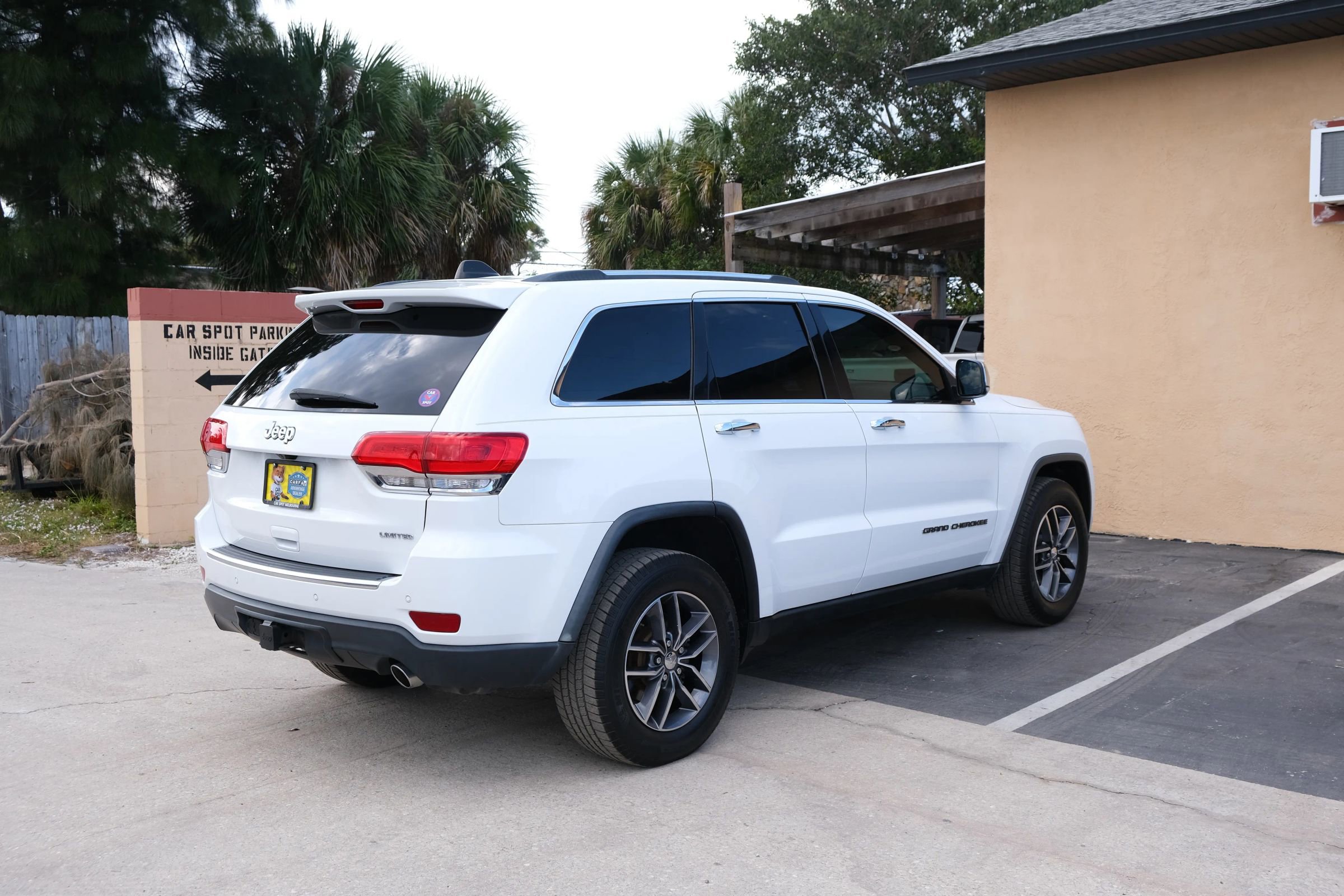 Used 2017 Jeep Grand Cherokee Limited w/ Trailer Tow Group IV RWD image 6